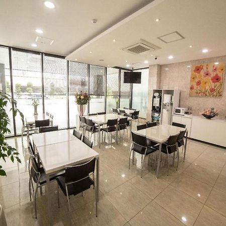 Reve Business Hotel Чеджудо Экстерьер фото